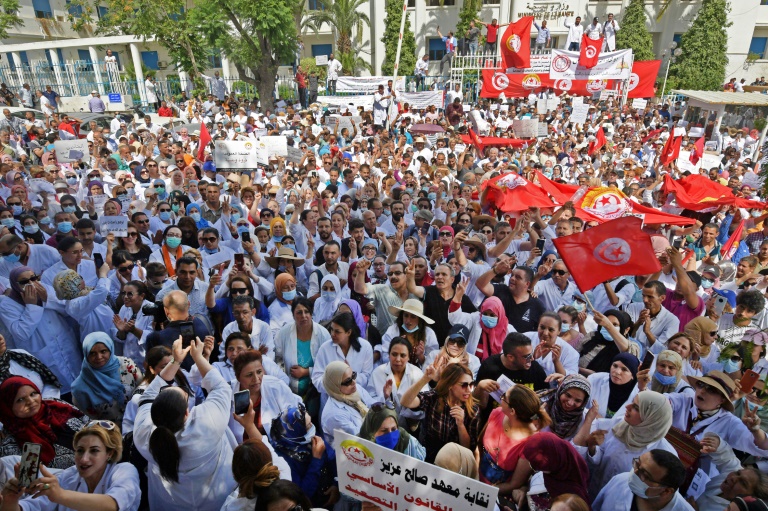 يوم ثالث من التظاهرات في تونس