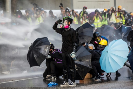 حزب مؤيد للديموقراطية في هونغ كونغ يحل نفسه