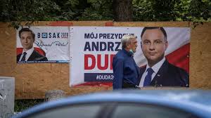 انتخابات رئاسية حاسمة لمستقبل الحكومة اليمينية القومية في بولندا