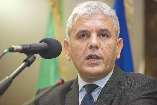الدرك الجزائري يستجوب رئيس حزب معارض