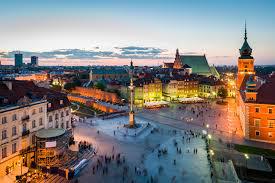 خمسة أمور يجب معرفتها عن بولندا من بينها القضاء والكنيسة وألعاب الفيديو