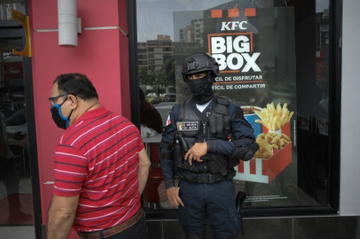 اتهام رئيسين سابقين لبنما "بغسل أموال"