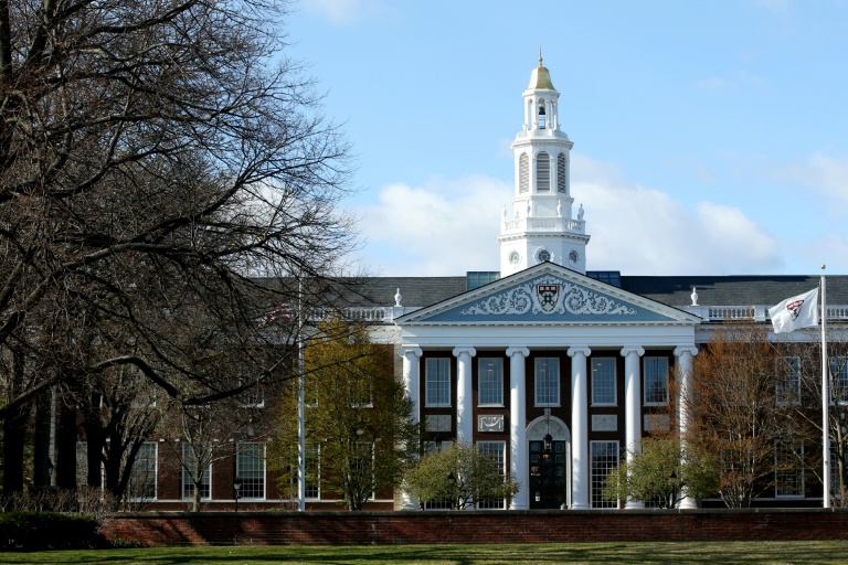 مشهد عام لجامعة هارفرد في كامبريدج بولاية ماساتشوستس، في 22 نيسان/أبريل 2020