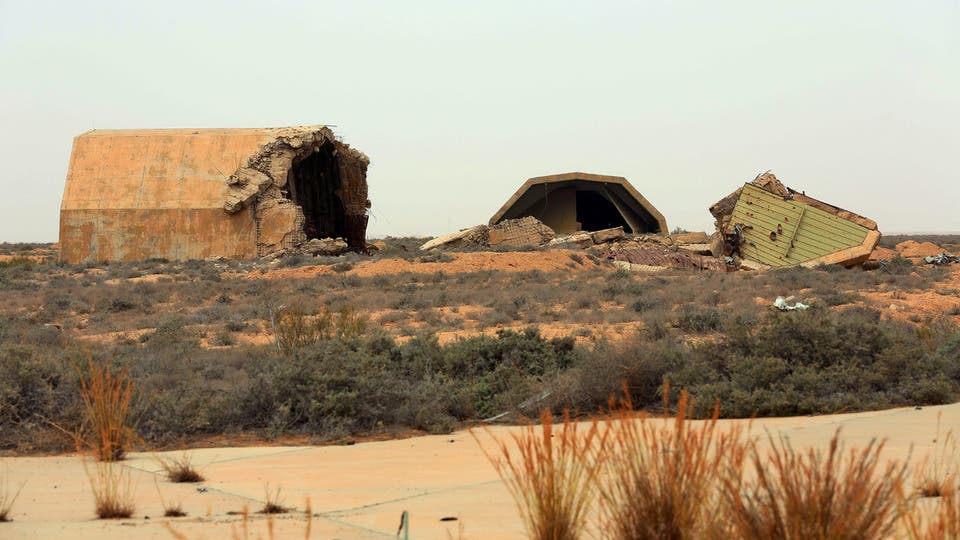 مستودعات مدمرة في قاعدة الوطية الجوية غرب ليبيا - أرشيفية