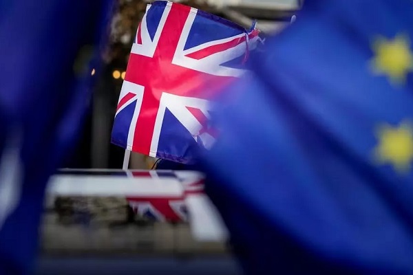 استئناف المفاوضات بين بريطانيا والاتحاد الأوروبي