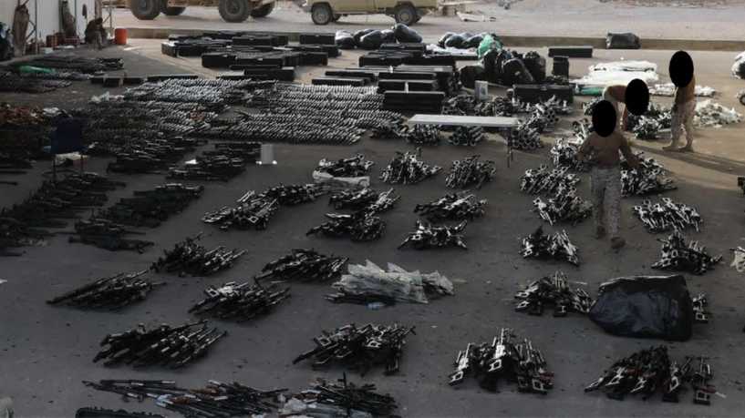 بومبيو ينشر صورة للأسلحة الإيرانية المضبوطة