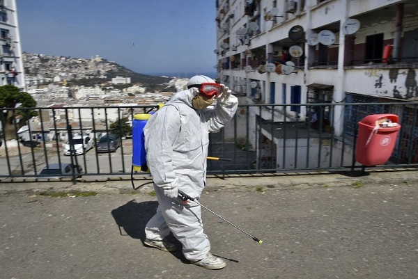 الجزائر قلقة من ارتفاع عدد إصابات كورونا
