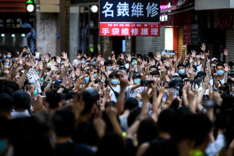الصين تفرض رقابة على الانترنت في هونغ كونغ