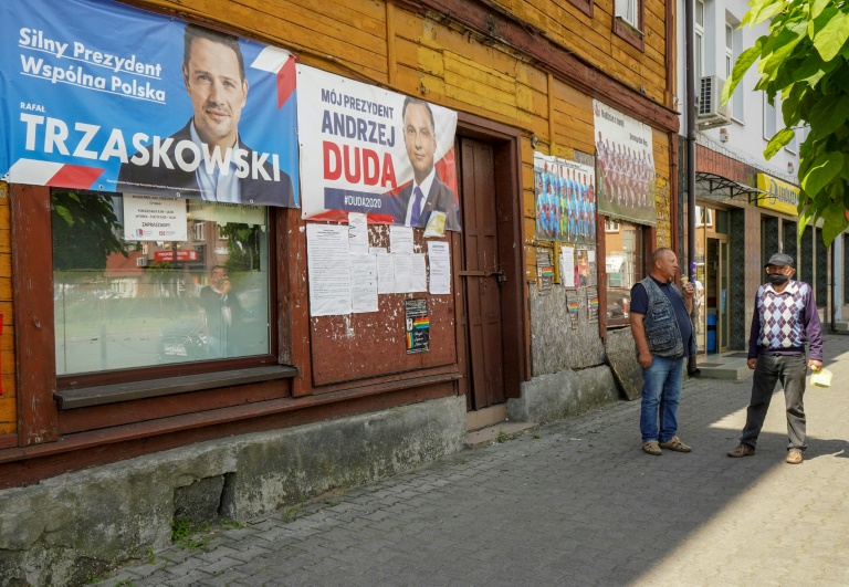 الانتخابات في بولندا: رؤيتان للأمن والعلاقات الخارجية والقانون