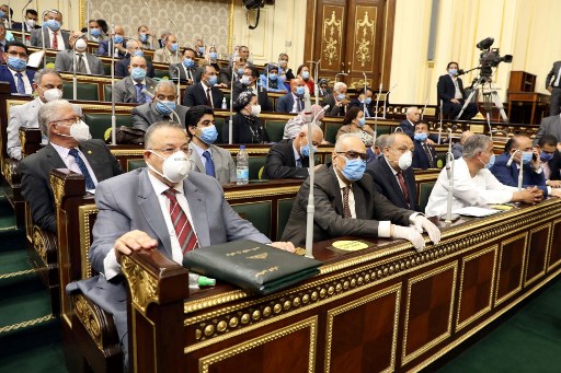 البرلمان المصري يوافق على قيام الجيش ب