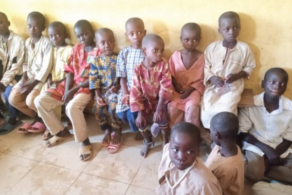 الأطفال النيجيريون المحررون من المدرسة القرآنية