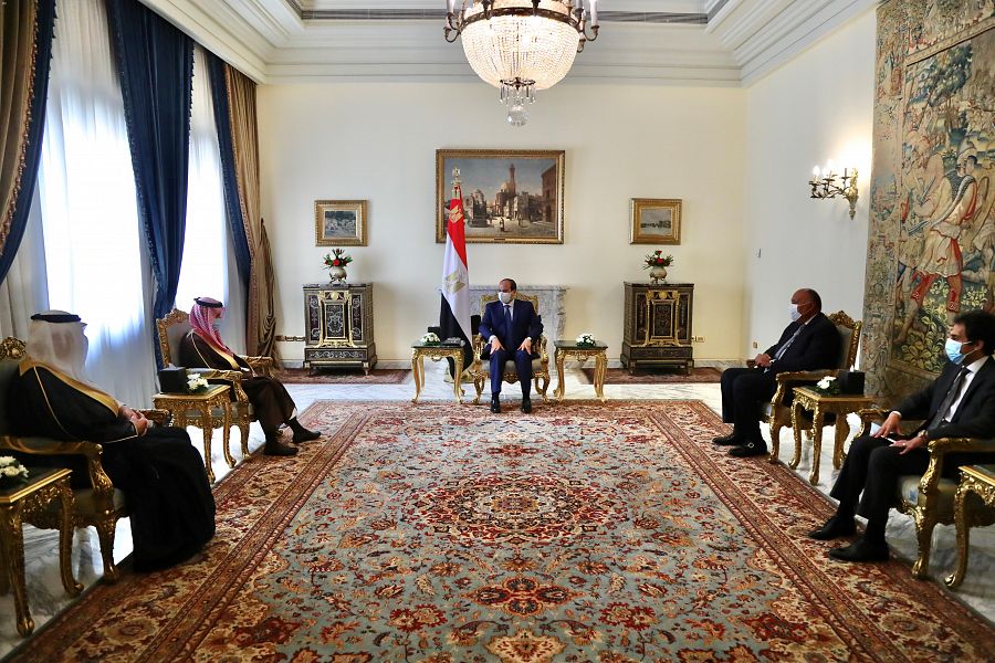 الرئيس السيسي خلال اجتماعه مع وزير الخارجية السعودي الأمير فيصل بن فرحان