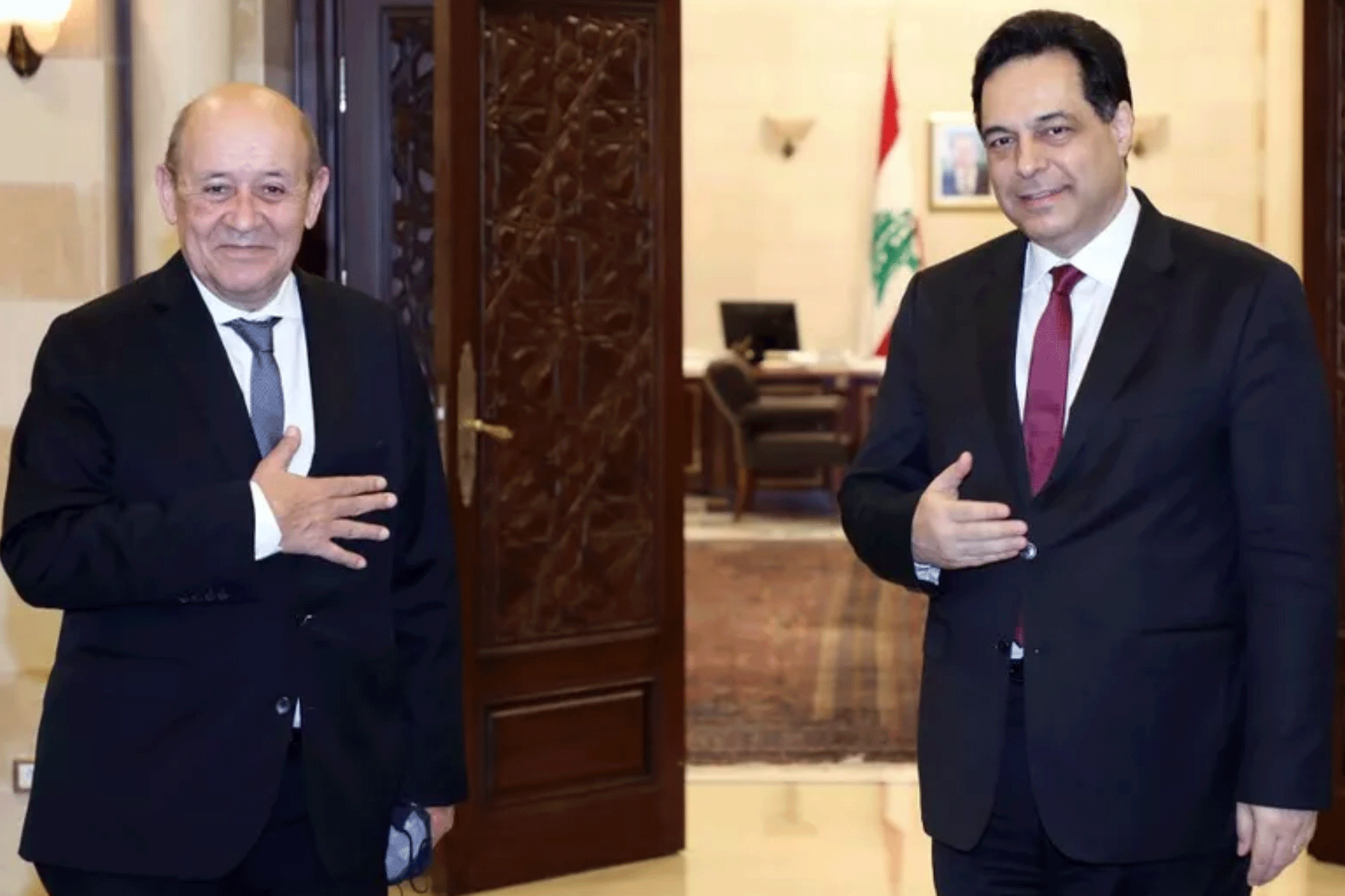 رئيس الحكومة اللبنانية حسان دياب يستقبل وزير الخارجية الفرنسي جان ايف لودريان في بيروت