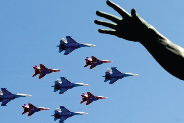 مقاتلات روسية تحلق فوق الساحة الحمراء بموسكو