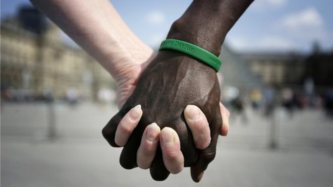 العنصرية: لماذا يوصف السود بـ