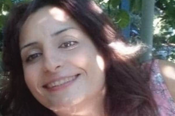 اللبنانية ميرنا غمراوي شهيدة الكهرباء في لبنان