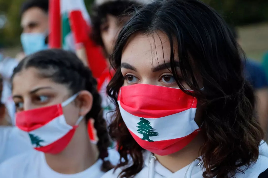 لبنانيون يتجمعون بوسط لندن في 5 اغسطس 2020 تكريما لضحايا الانفجار الهائل في مرفأ بيروت
