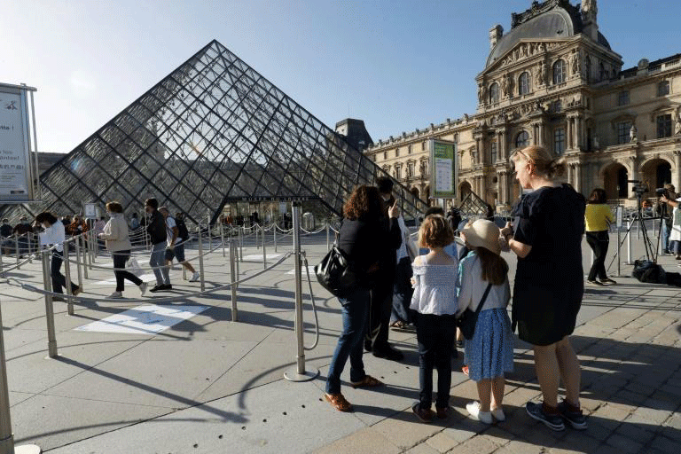 افتتاح متحف اللوفر في باريس في السادس من يوليو 2020