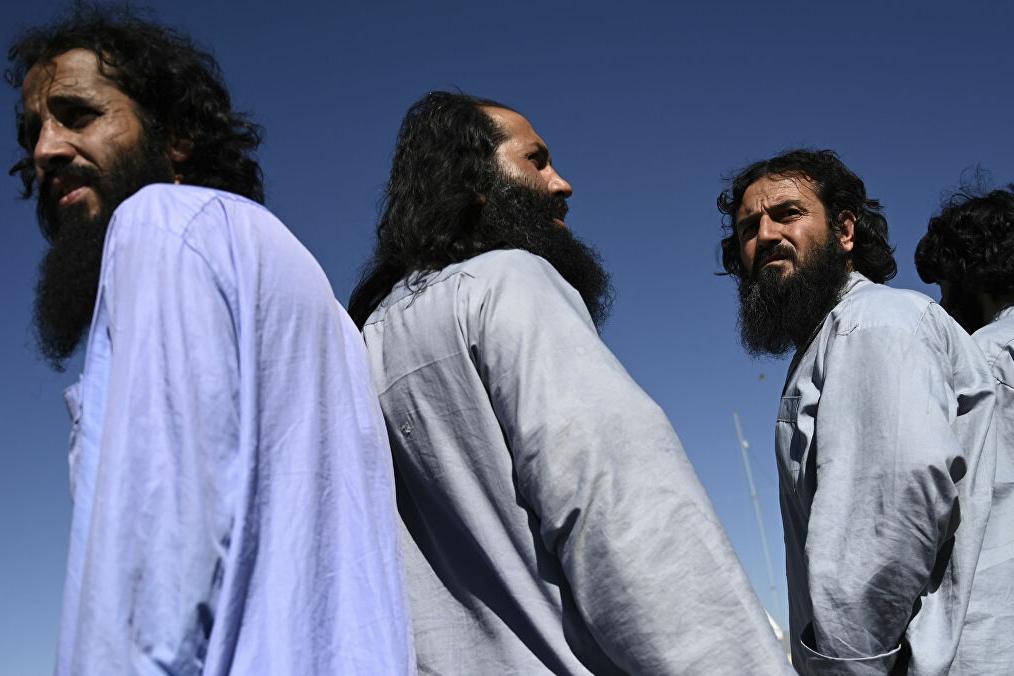 مطالبات أميركية بإطلاق رهان سجناء طالبان