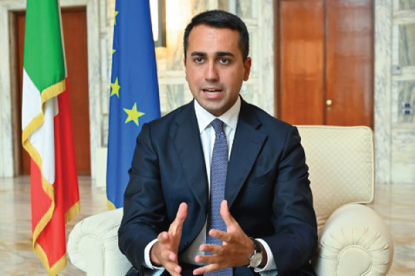 وزير الخارجية الإيطالي يعلن الخميس قرار ترحيل المهاجرين التونسيين