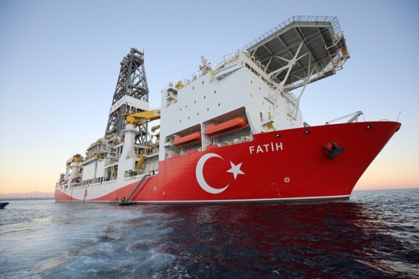 إحدى سفن التنقيب التركية في شرق المتوسط (الأناضول) 