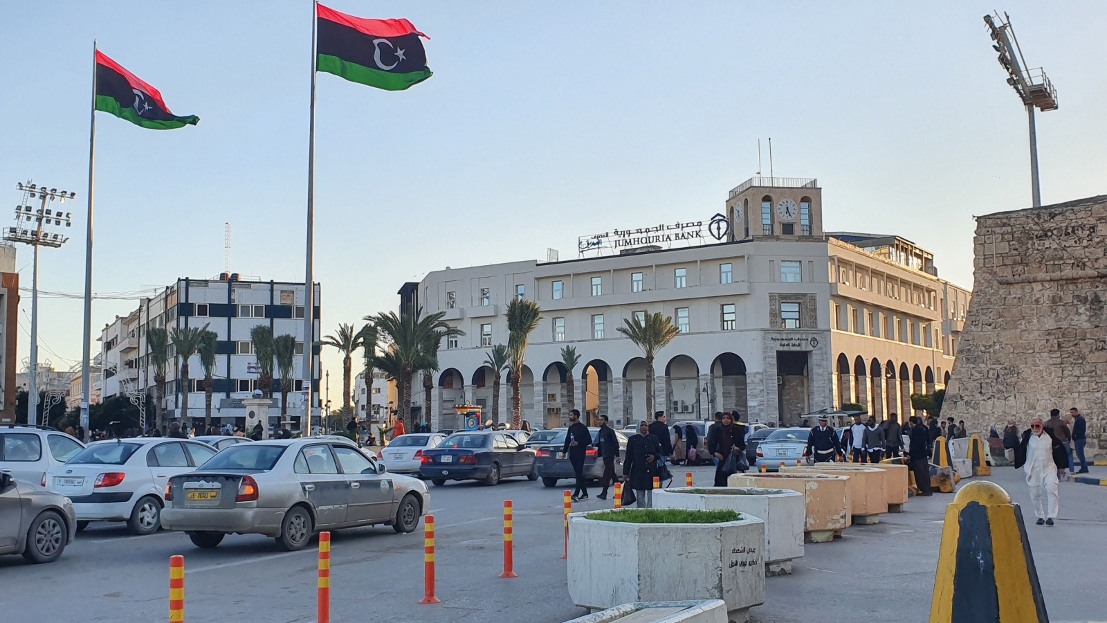 آمال وشكوك عقب إعلان وقف لإطلاق النار في ليبيا