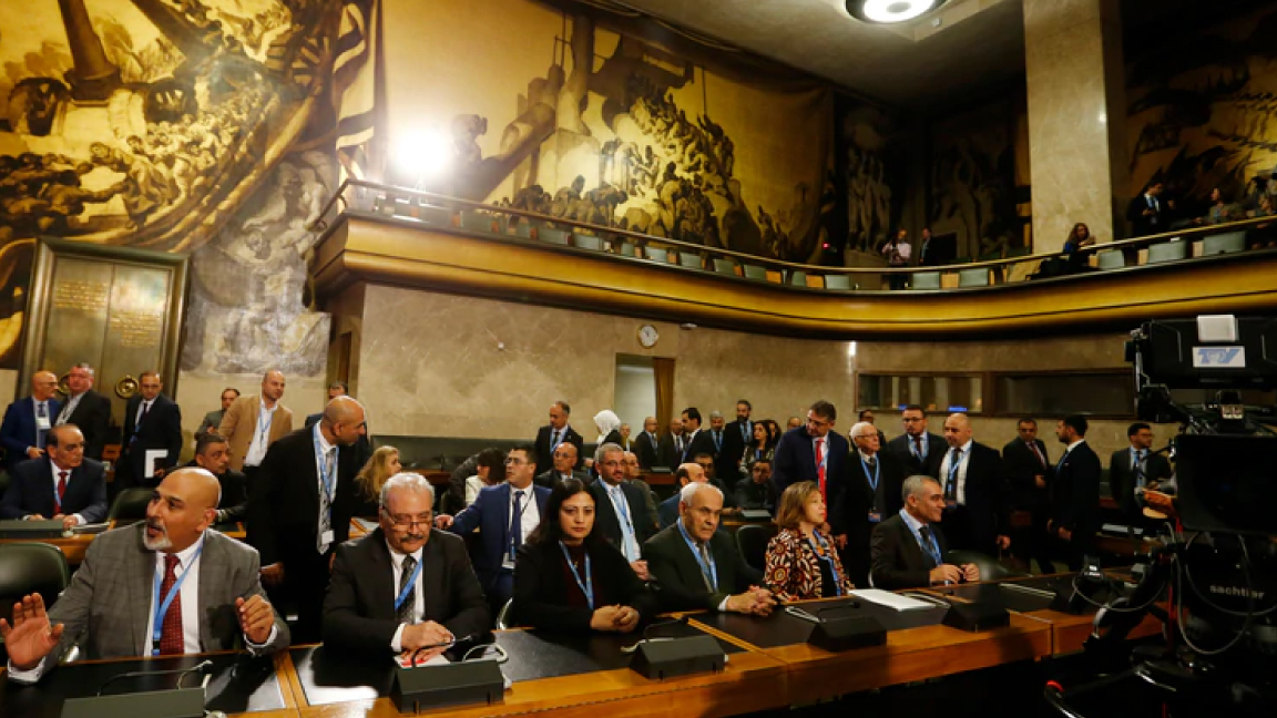 اللجنة الدستورية السورية في أول اجتماع لها بجنيف في أكتوبر 2019