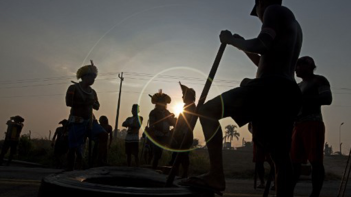 يتظاهر السكان الأصليون في البرازيل بسبب نقص المساعدات لمواجهة كورونا