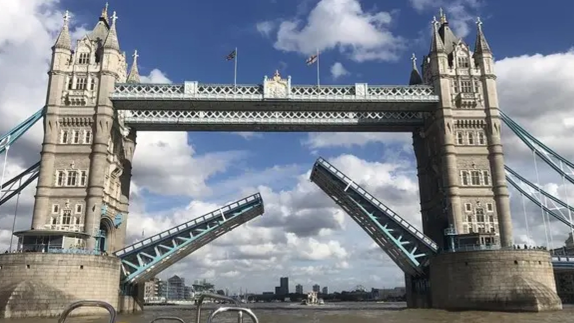 جسر تاور بريدج في لندن