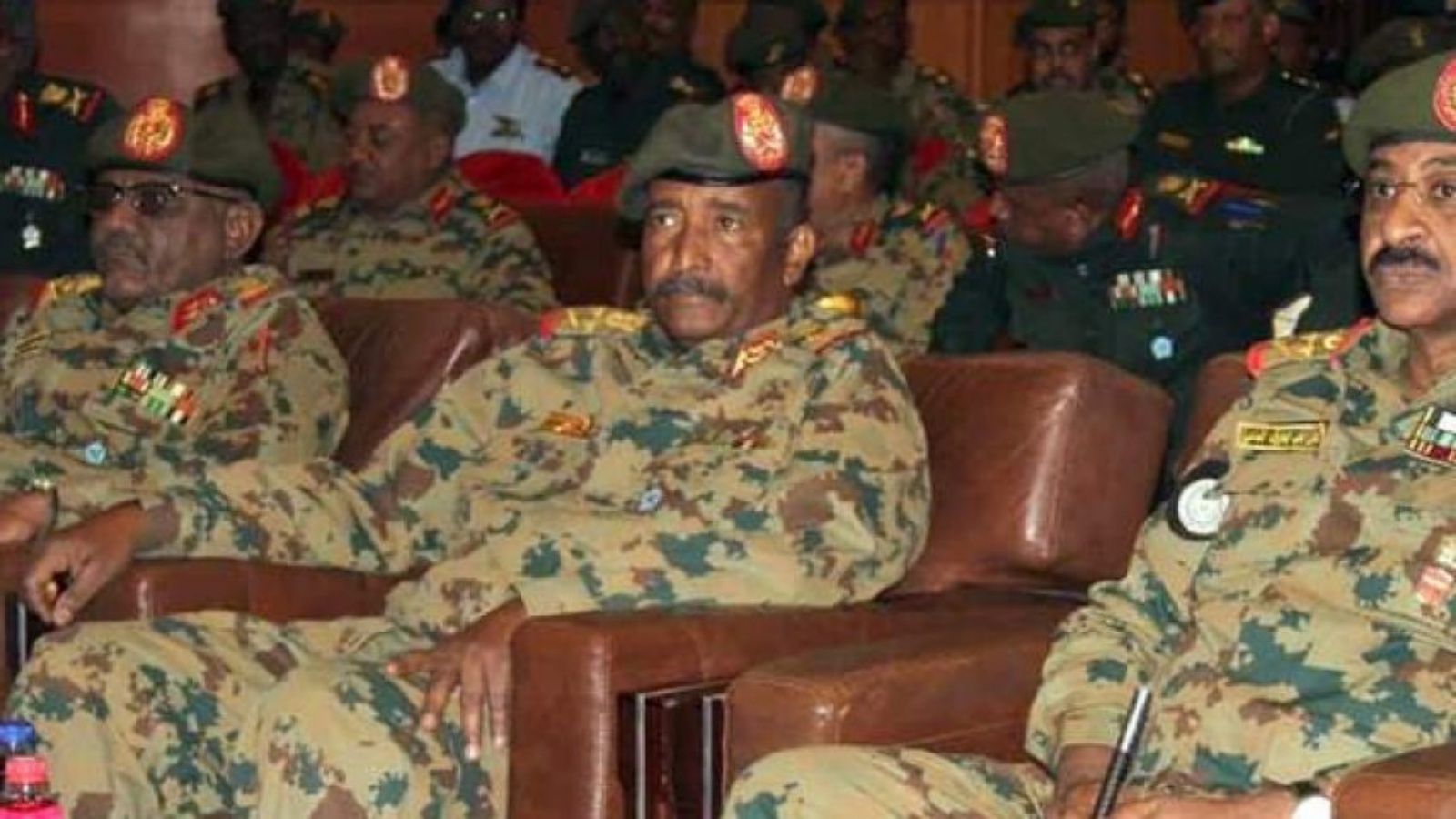 خلافات بين العسكريين والمدنيين في الحكومة السودانية 