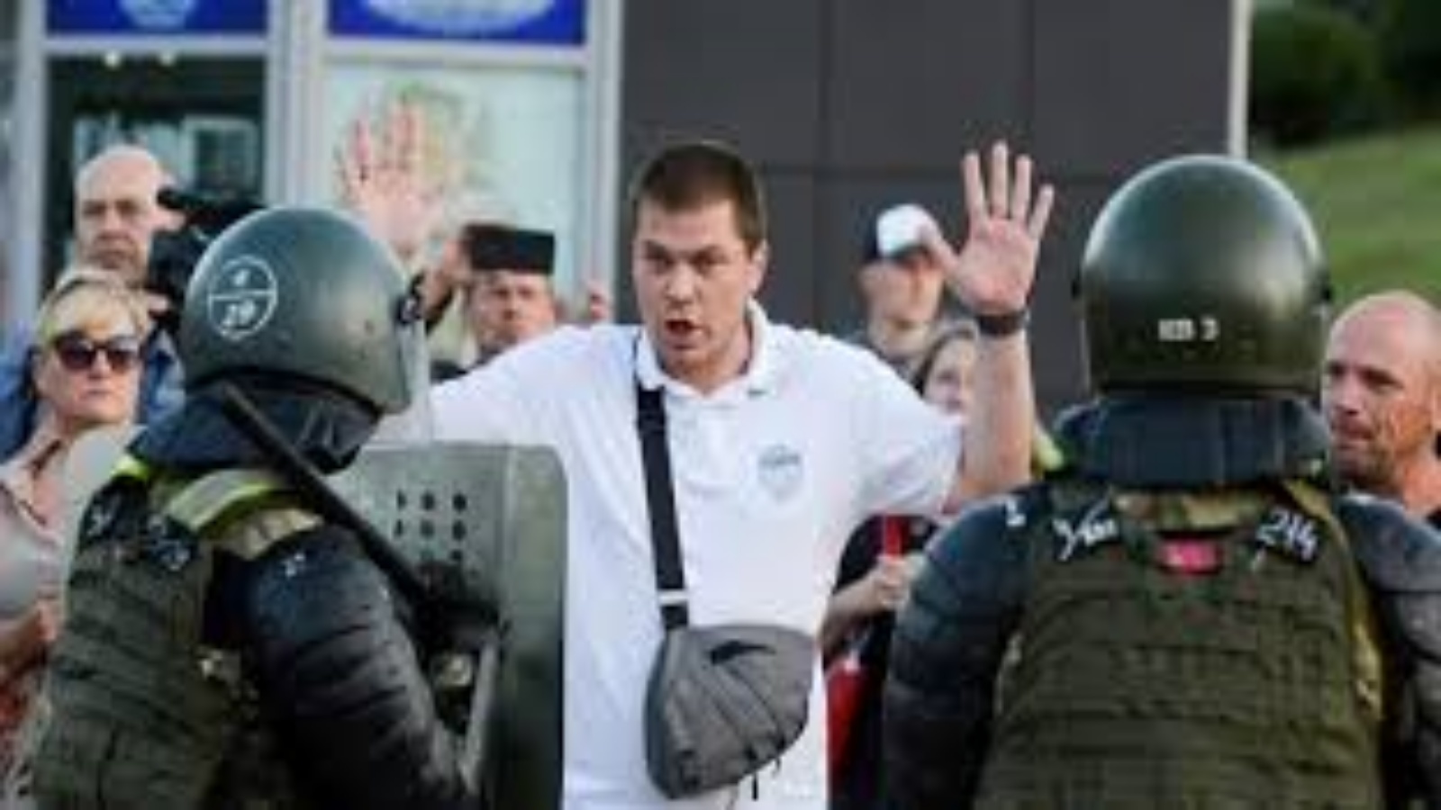 بيلاروسيا تسحب اعتماد الصحافيين الأجانب