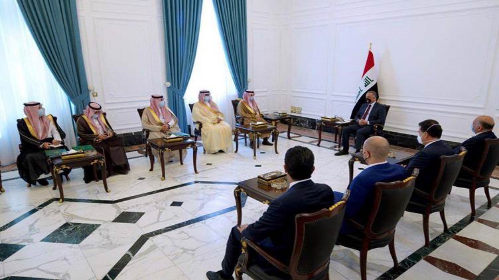 الكاظمي ملتقيا في بغداد مع وزير الخارجية السعودي