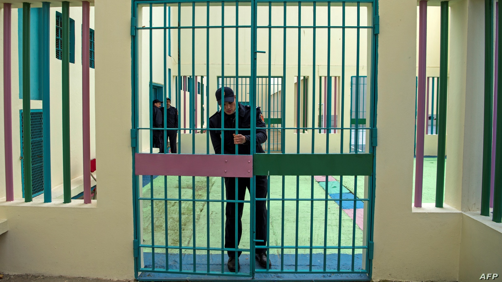 تعليق الزيارات العائلية للمعتقلين في 15 سجنا مغربيا 