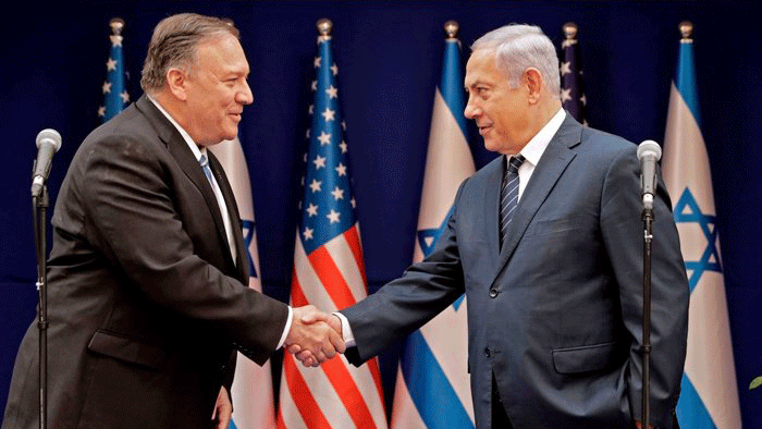 وزير الخارجية الأميركي مايك بومبيو (يسار) ورئيس الوزراء الإسرائيلي بنيامين نتانياهو في القدس بتاريخ 18 أكتوبر 2019