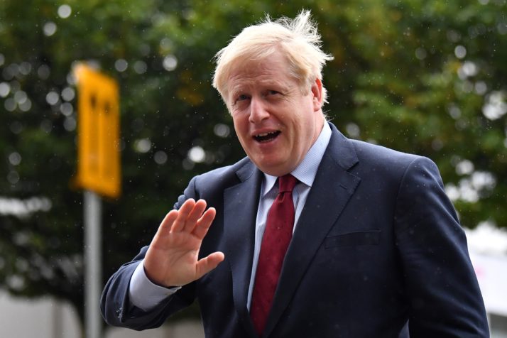 جونسون يندد بتسميم المعارض الروسي نافالني