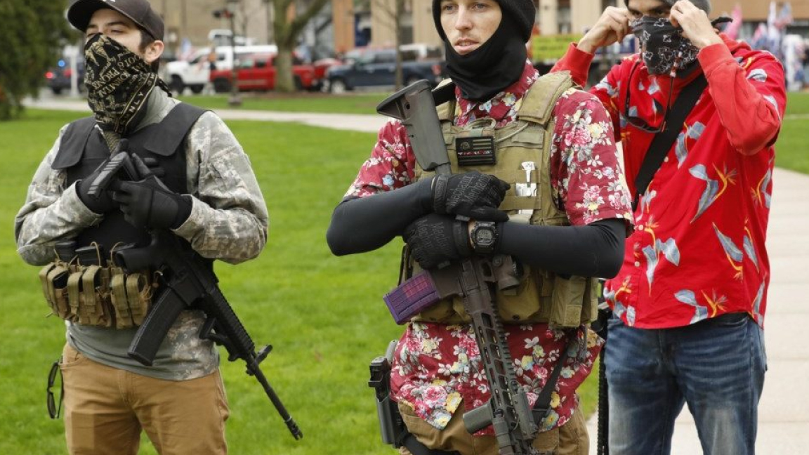 أعضاء في حركة بوغالو بويز اليمينية الأميركية