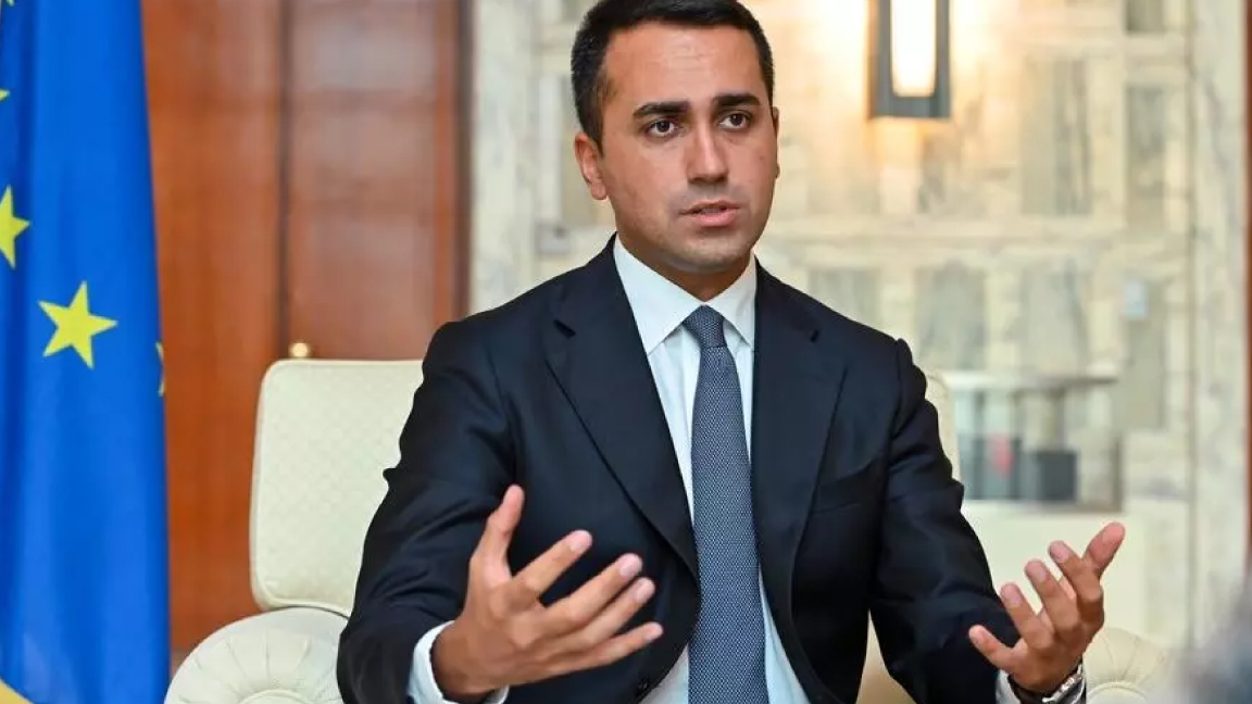 وزير الخارجية الإيطالي في مقابلة صحفية في 25 أغسطس