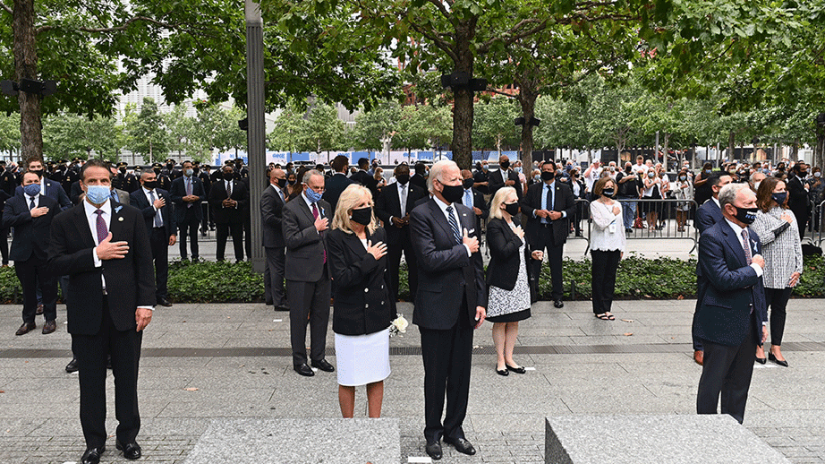 المرشح الديموقراطي جو بايدن مشاركاً الجمعة في نيويورك في مراسم إحياء ذكرى هجمات 11 ايلول