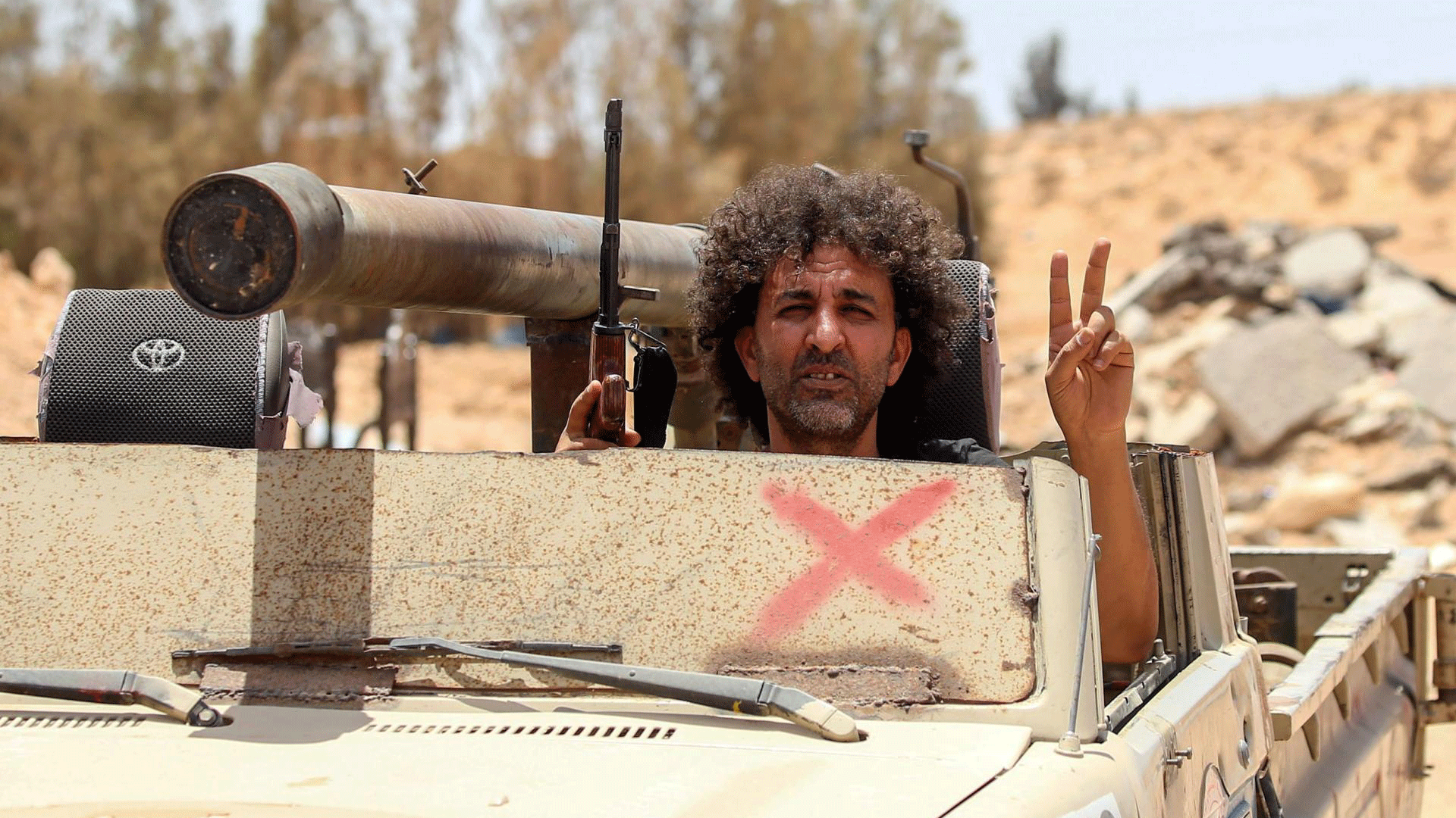 وتشهد ليبيا فوضى وأعمال عنف منذ سقوط نظام معمر القذافي في العام 2011