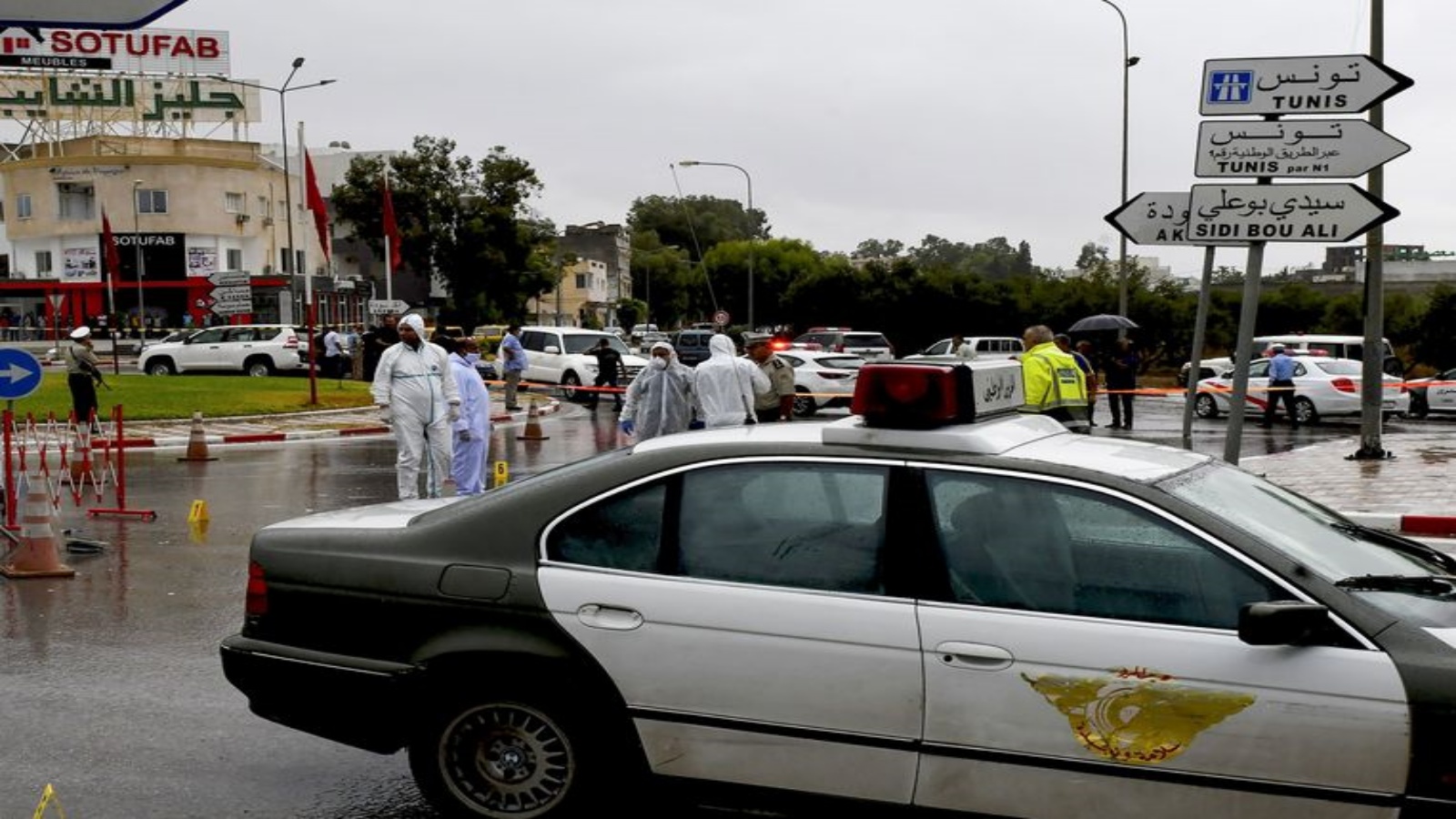 الشرطة تطوق مكان الهجوم في مدينة سوسة السياحية في شرق تونس