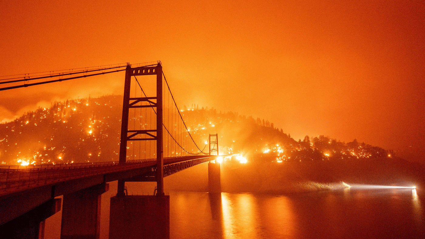 الحرائق تحاصر مدينة أوروفيل في كاليفورنيا، التاسع من أيلول/سبتمبر 2020