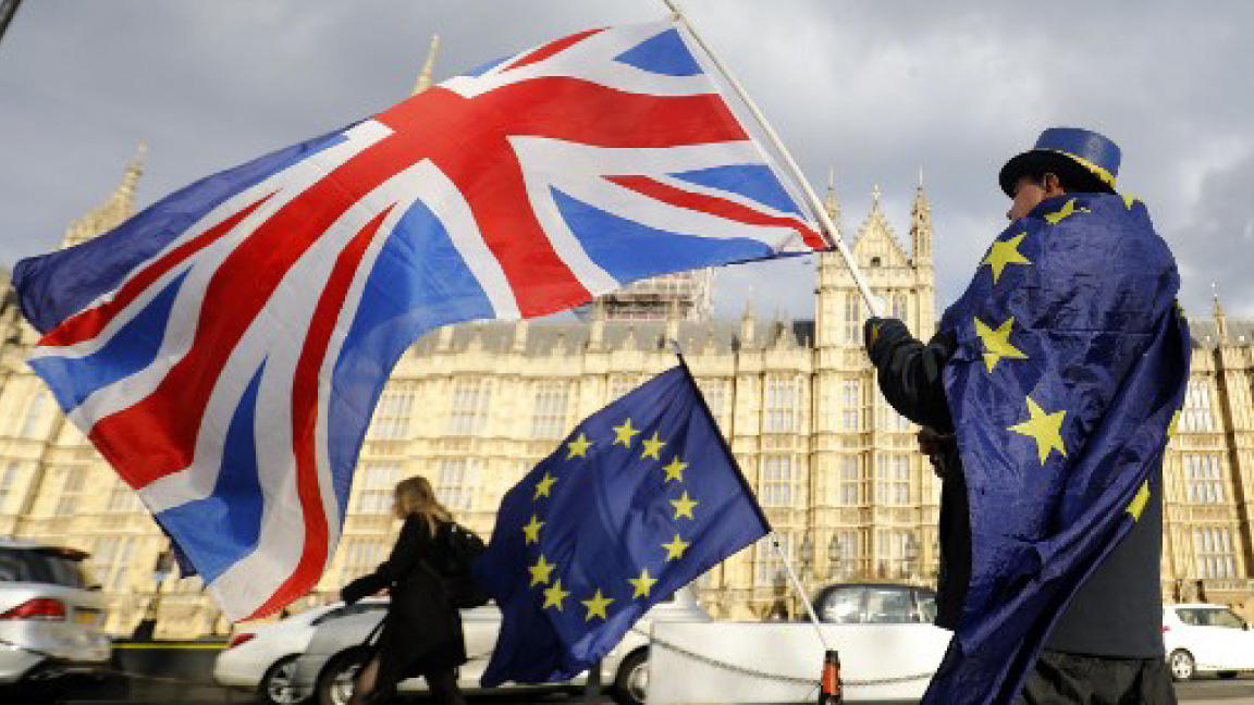 فرنسا تحذر بريطانيا من إعادة النظر في اتفاق بريكست كي لا تعقد مفاوضات العلاقة المستقبلية 