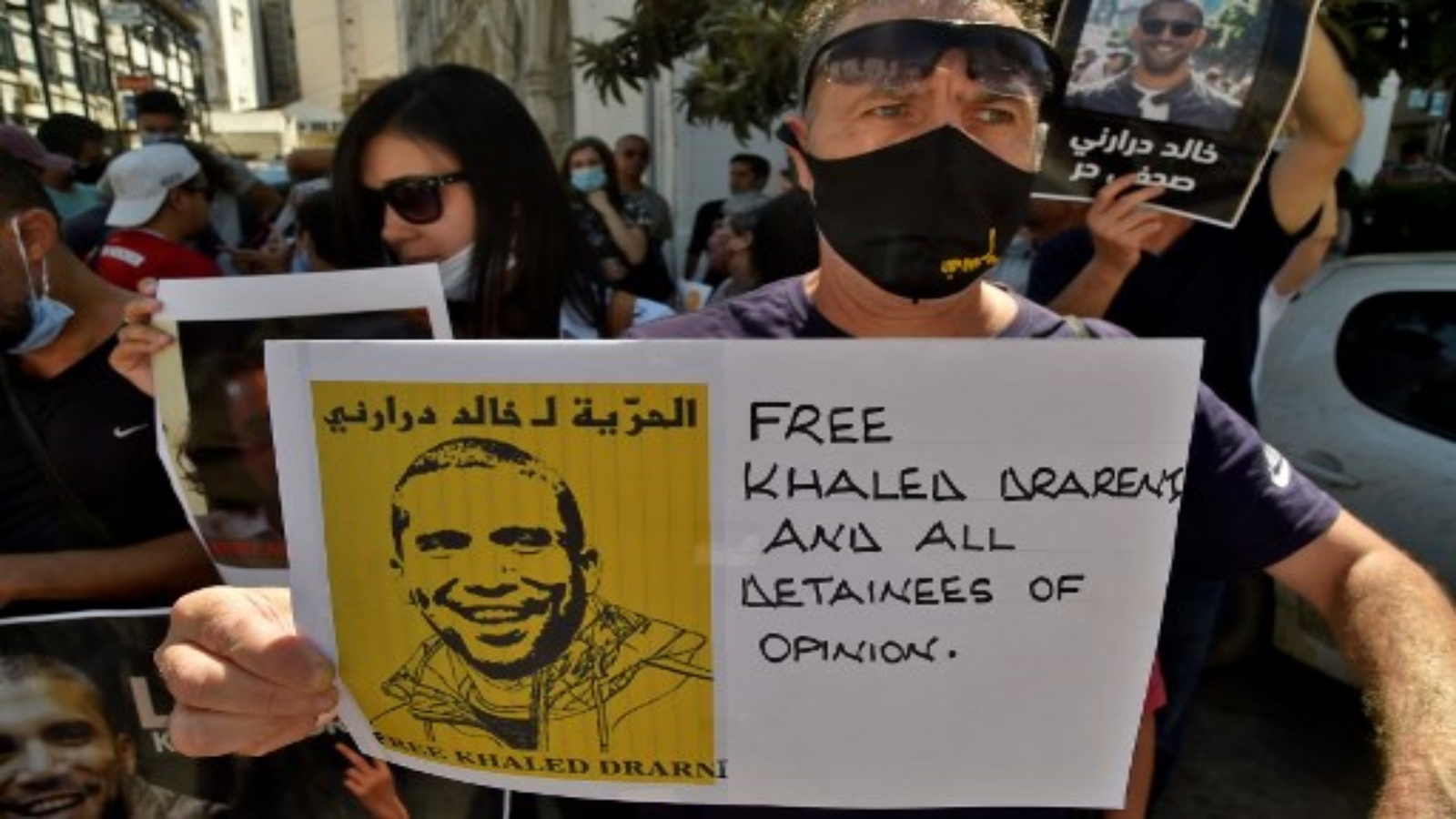متظاهرون جزائريون يطالبون بالإفراج عن الصحفي خالد دراريني ، في 14 سبتمبر 2020 بالجزائر العاصمة
