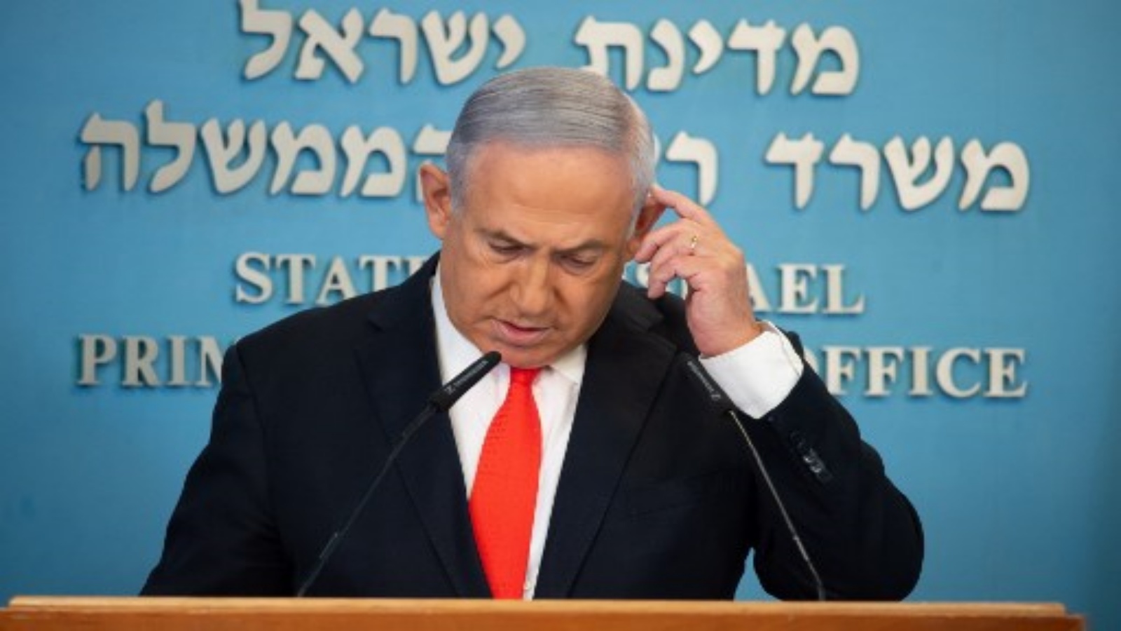 رئيس الوزراء الإسرائيلي بنيامين نتنياهو يقدم إحاطة حول تطورات فيروس كورونا في إسرائيل في مكتبه في القدس في 13 سبتمبر 2020