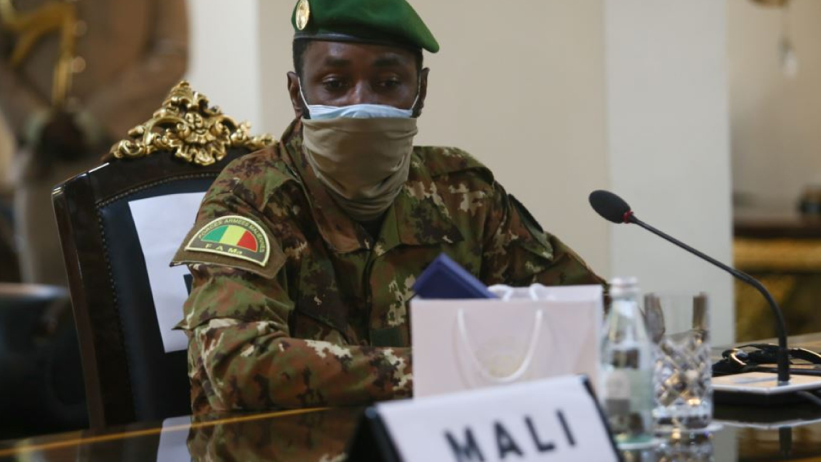 رئيس المجلس العسكري في مالي العقيد عصيمي غوتا في اجتماع سيدياو في غانا في 15 سبتمبر الجاري
