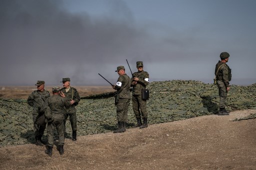 ضباط الجيش الروسي يقودون تدريبات عسكرية في ميدان برودبوي في منطقة فولغوغراد ، جنوب روسيا في 24 سبتمبر 2020 خلال التدريبات العسكرية 