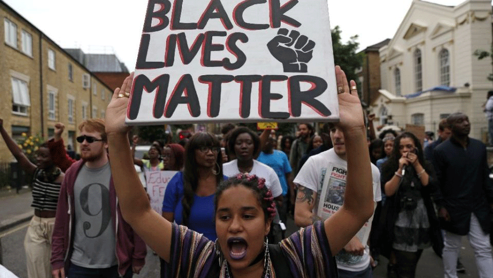 جانب من احتجاجات حركة السود مهمة في لندن (أ ف ب)