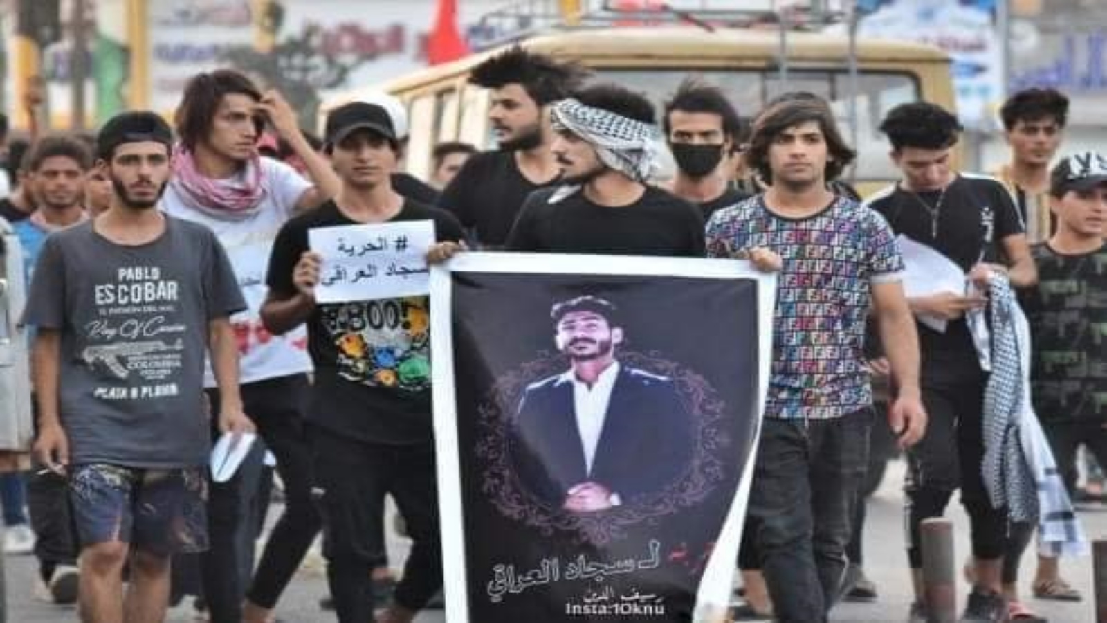 متظاهرو الناصرية يطالبون بتحرير زميلهم المختطف سجاد العراقي