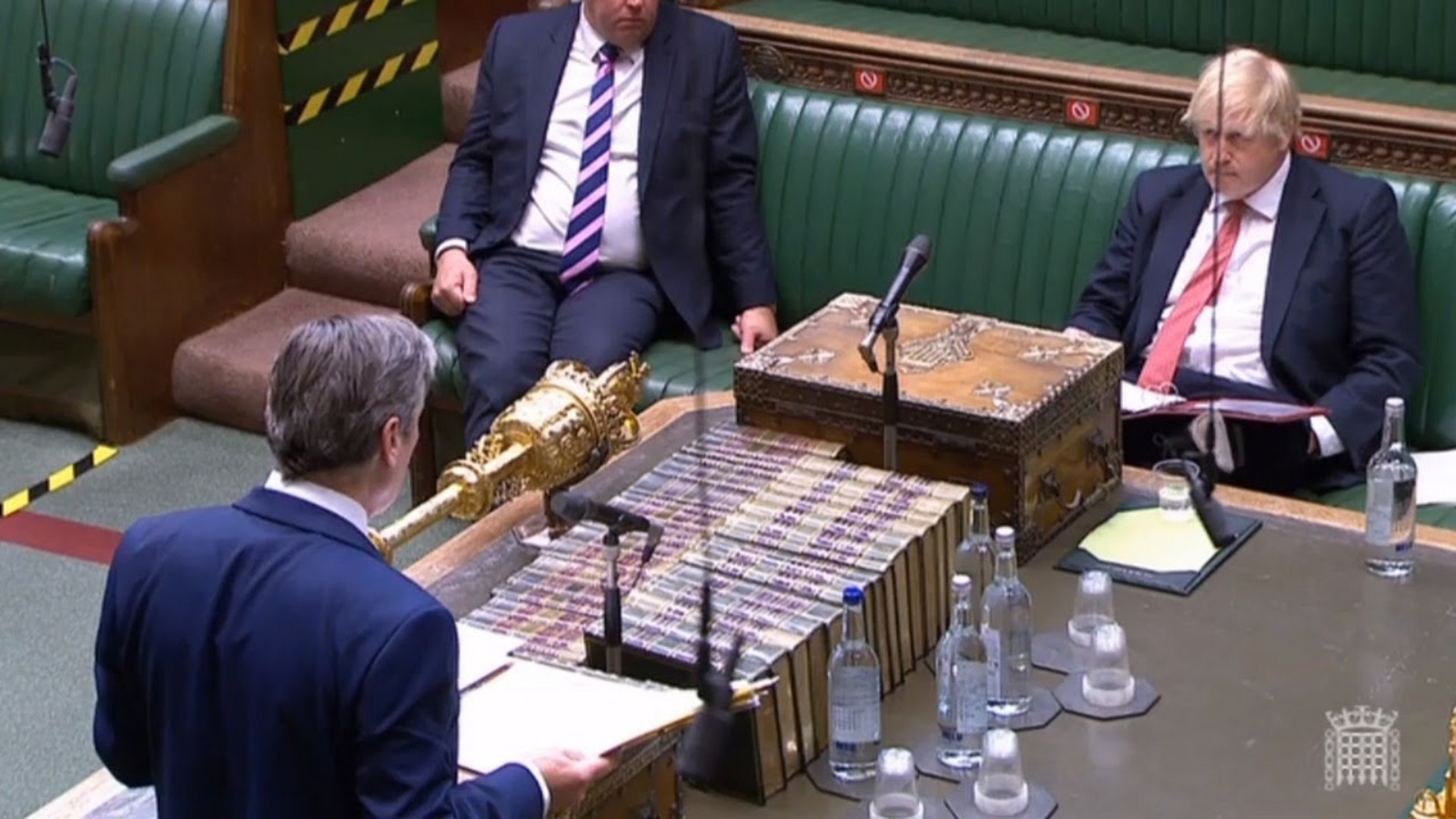 ستارمر في مواجهة في البرلمان مع جونسون (صورة عن يوتيوب))