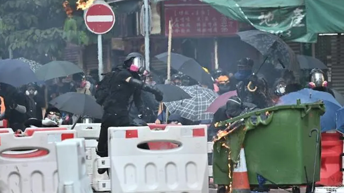 شهدت هونغ كونغ في العيد الوطني الصيني العام الماضي دورة عنف واسعة النطاق 